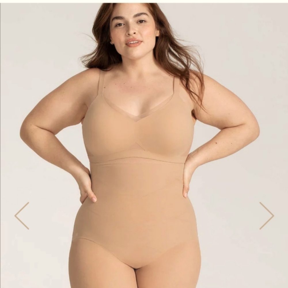HoneyLove Super Power Short